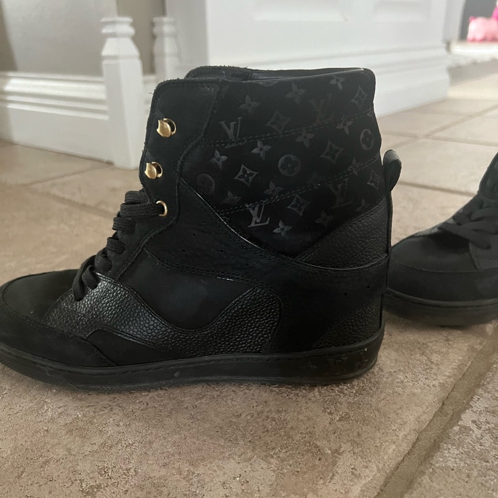 Louis Vuitton Black High-Top Sneakers/booties